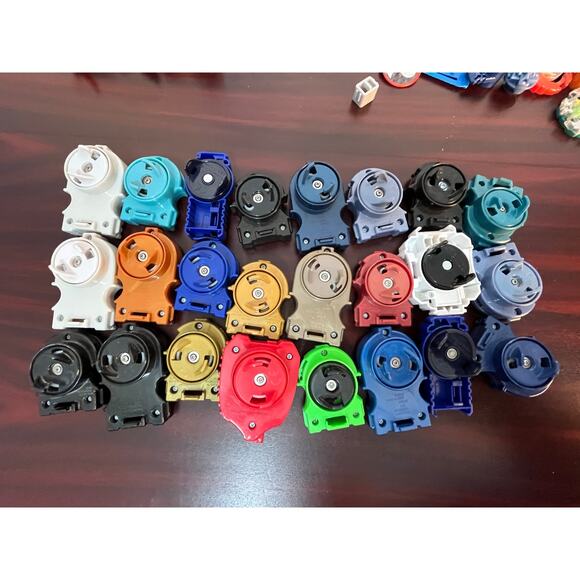 Beyblades Huge Lot Launchers Spinner Ripcords Hasbro Tomy - Picture 2 of 4